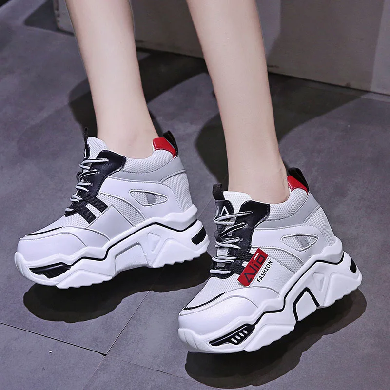 Осенние женские кроссовки; chaussures; удобная спортивная обувь на платформе; сезон весна; коллекция года; модная Высота внутри; женская обувь для отдыха