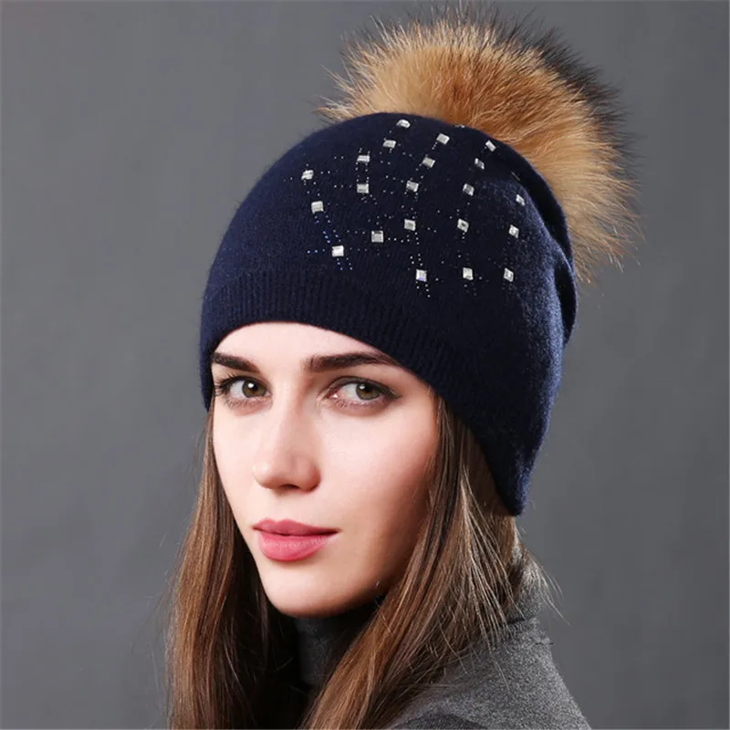 Navy Blue A Зимние женские шерстяные вязанные шапки модные Стразы Блестки кашемир громоздкая шапочка с помпон из меха енота теплые черепа - Цвет: Navy Blue A