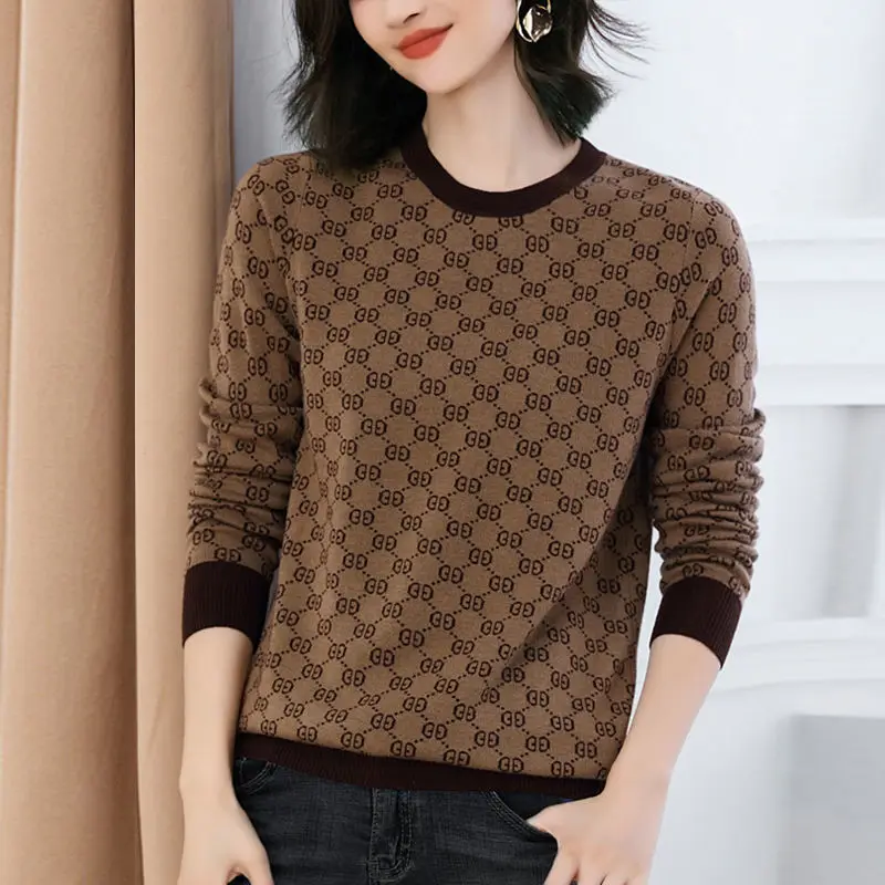 

Autumn and winter women's new sweater knitwear long sleeve top with loose and thin bottoming shirt