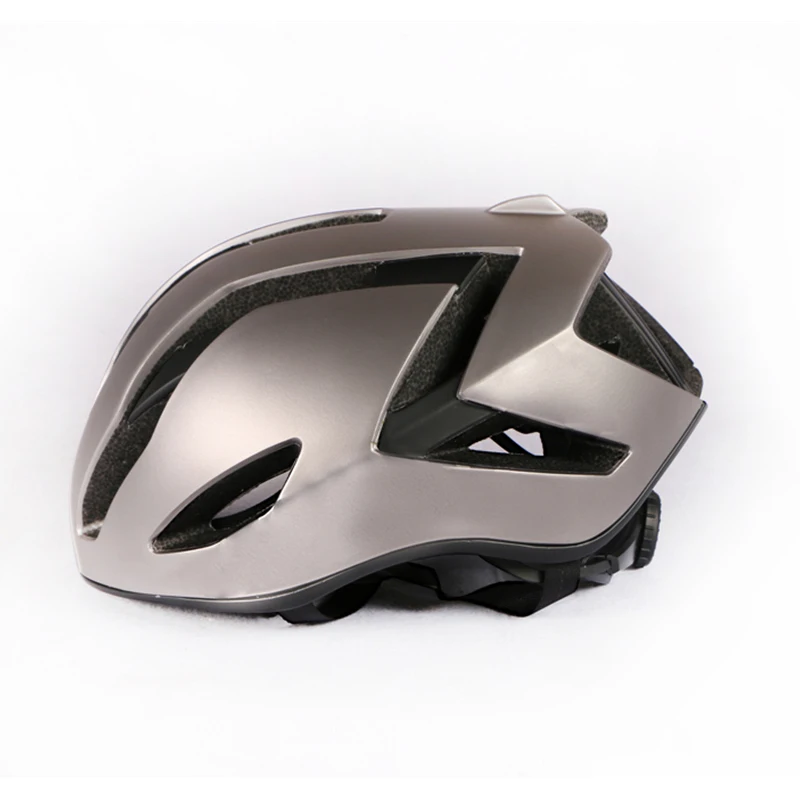 Очень легкие циркуляция воздуха шлем гоночный мотоцикл аэродинамический ветровой шлем для мужчин Спорт Аэро велосипедный шлем - Цвет: Titan