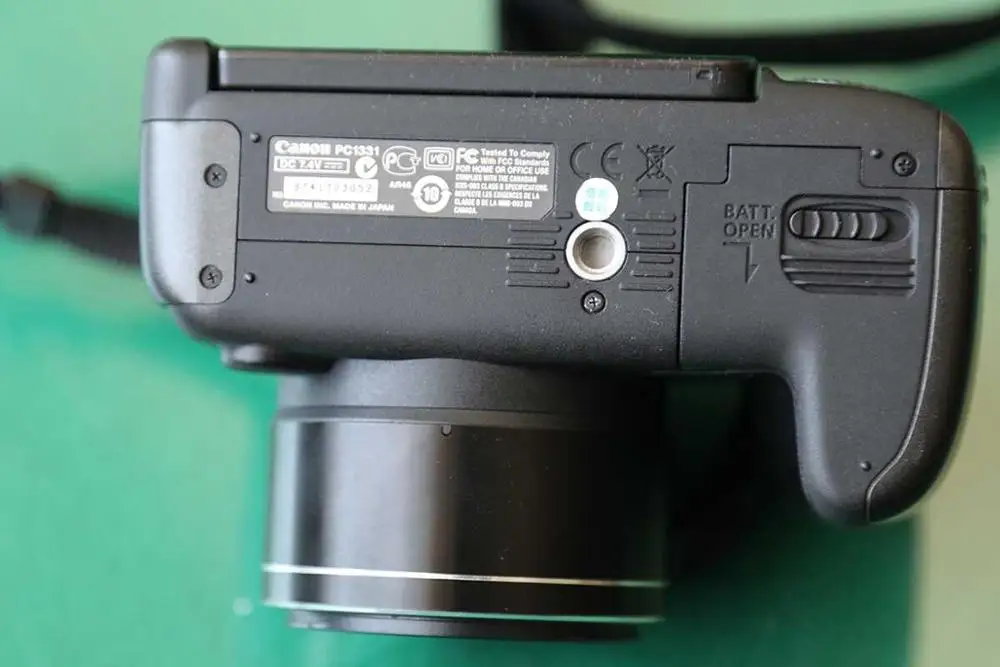 Б/у цифровая камера Canon PowerShot SX1IS 10 МП CMOS с 20x широкоугольным оптическим стабилизированным зумом и 2,8 дюймовым ЖК-дисплеем
