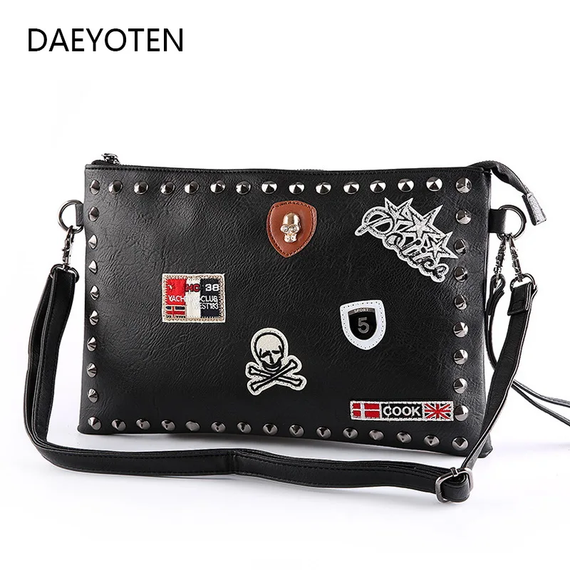 

DAEYOTEN New Fashion Rivet Shoulder Bag Black Skull Clutch Bag Women Handbag Punk Envelope Bags For Men Handbags Purses ZM0287