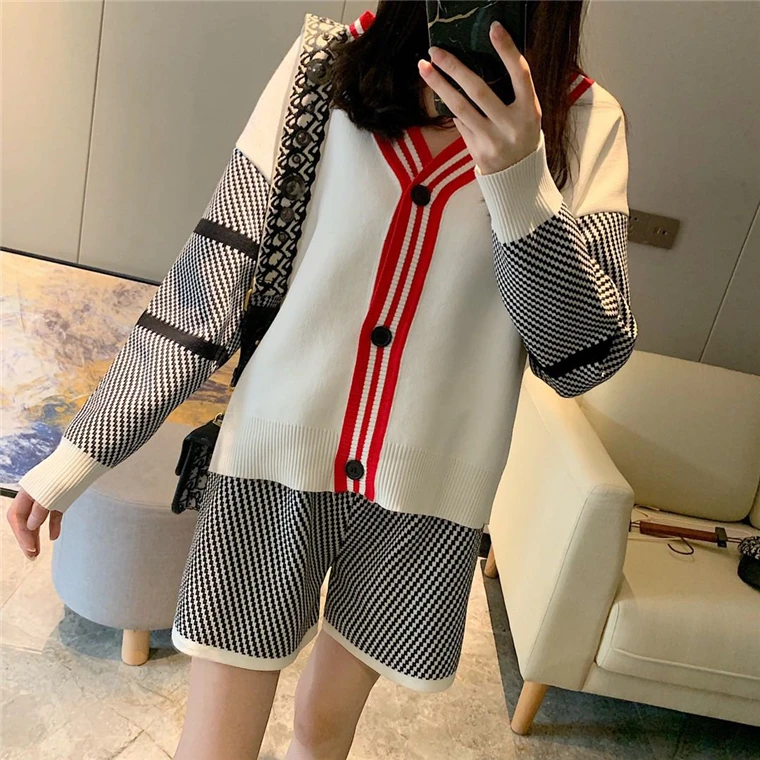 

Women Sweater Sets Elegant Korean Cardigan Mini Pant Sets V-Neck Patchwork Color Striped Knitted Tops+Casual Shorts Shorts Suits