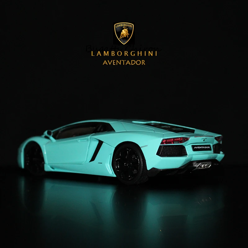 Модель спортивного автомобиля WELLY 1:24 Lamborghini | Игрушки и хобби