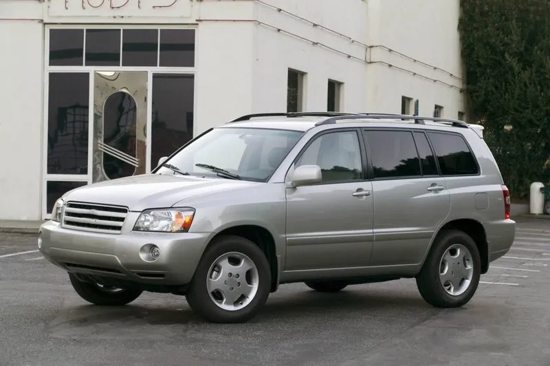 Toyota highlander 2005. Тойота хайлендер 2005. Highlander 2005. Toyota highlander 2005 панель. Тойота хайлендер 2005 года.