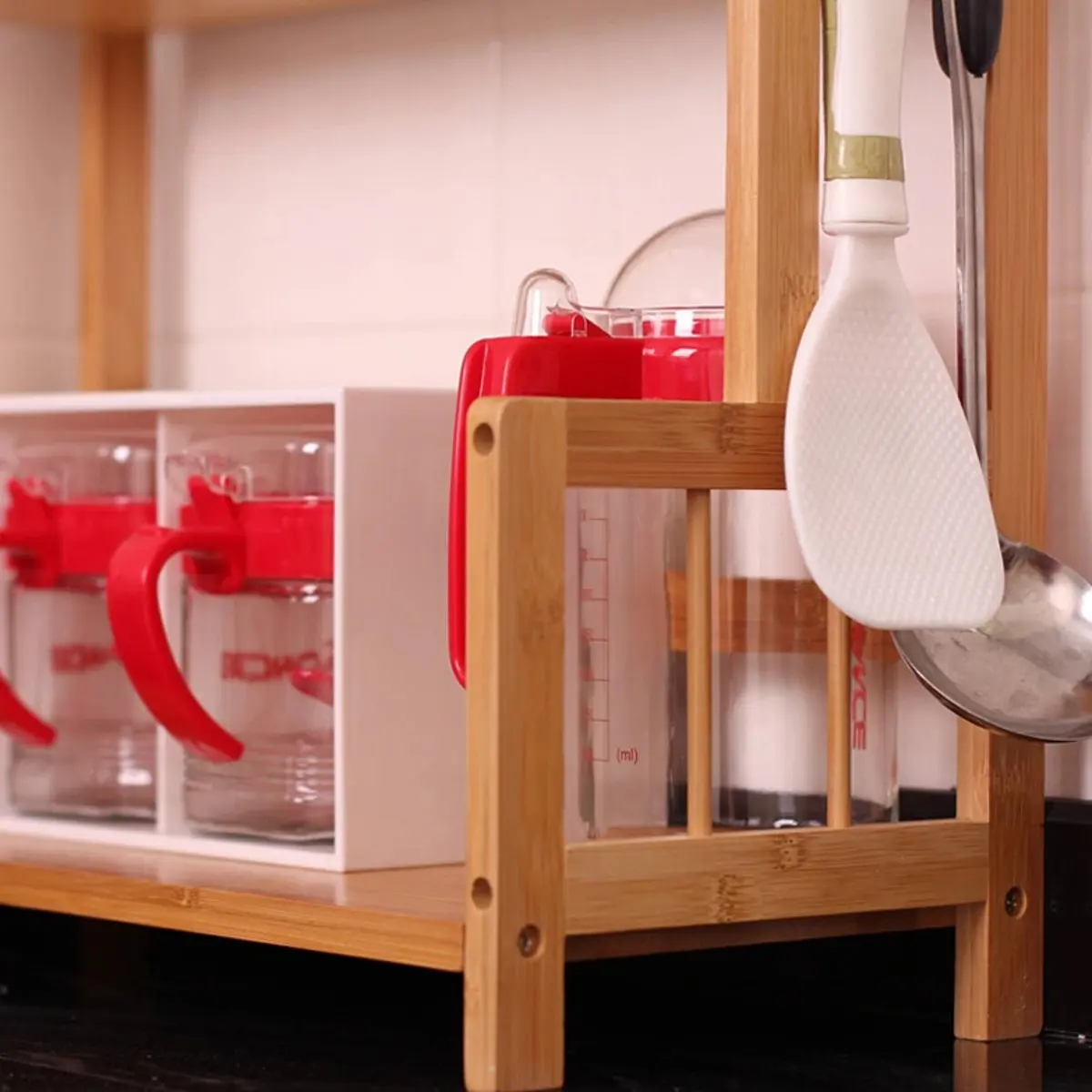 

Hot Multifunction Wood Spice Rack Portable Kitchen Rack 2/3 Tier Storage Rack For Herb Jars Handle Seasoning Bottle Storage Hold