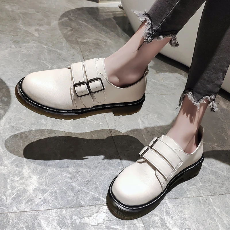 

Women's flat shoes Loafers Spring 2020 New Fashion metal buckle slip-on shallow slip non-slip lightweight casual shoes U29-47