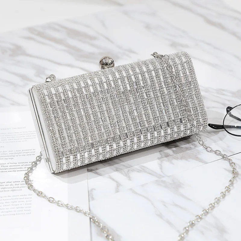 

Spring 2019 New Korean Chain Pack Moisture Personality Latch Pocket Style Single Shoulder Pocket.