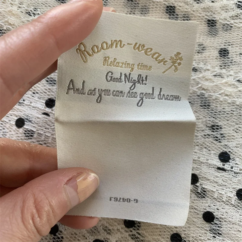 High Density Beige Background Washable Soft Quality Woven Cloth Labels For Clothing