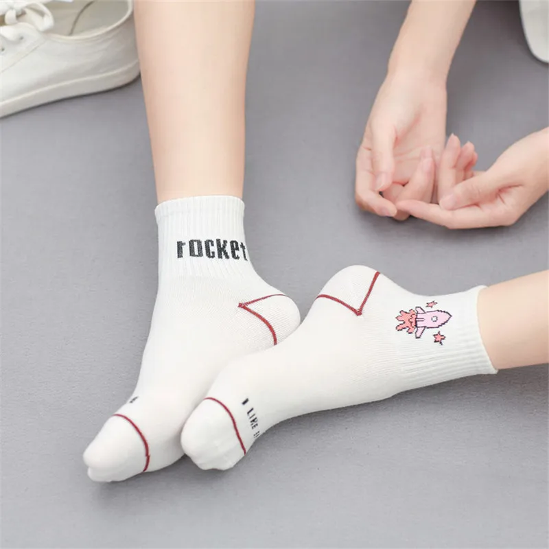 Модные осенние милые женские Носки с рисунком животных из мультфильмов Harajuku уличная одежда, заниженные носки хлопок Япония Kawaii студенческие счастливые забавные носки