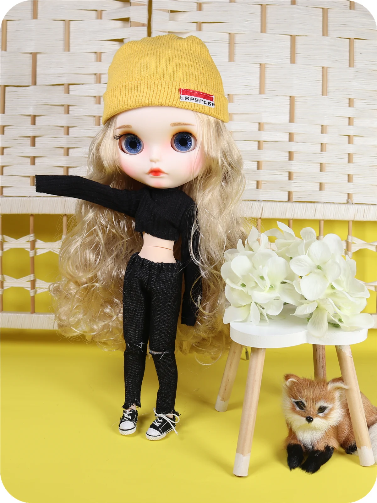 Leah – Premium Custom Neo Blythe Doll with Blonde Hair, White Skin & Matte Cute Face 1