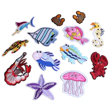 

GUGUTREE embroidery seafish patches crab patches badges applique patches for clothing ZK-216