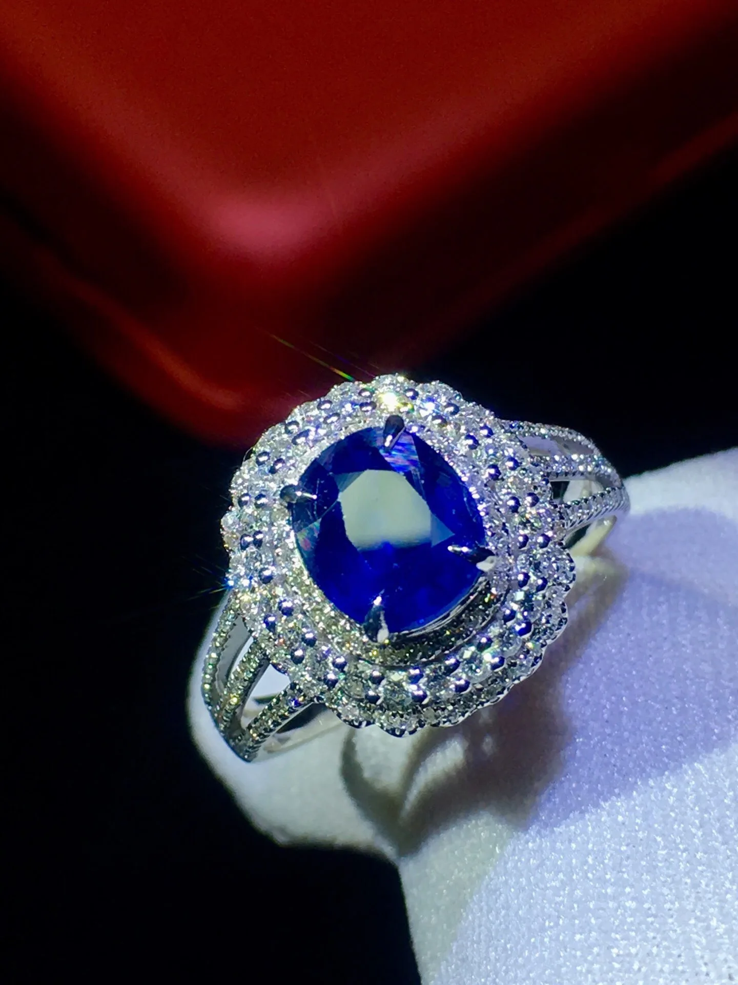 820 Настоящее 18 к белое золото натуральный нетепло 1.89ct драгоценные камни-сапфиры бриллианты женские кольца