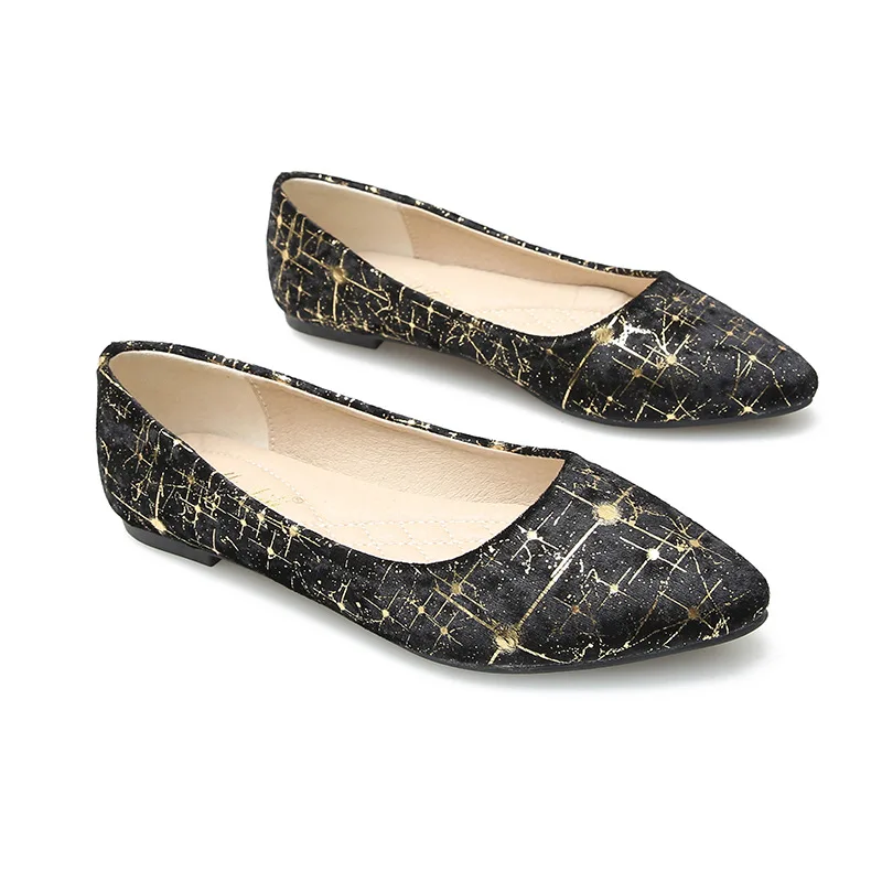

2020 New Autumn Flat Single Shoes Pointed Shallow Mouth Snake Pattern Shoes Large Size Women's Shoes