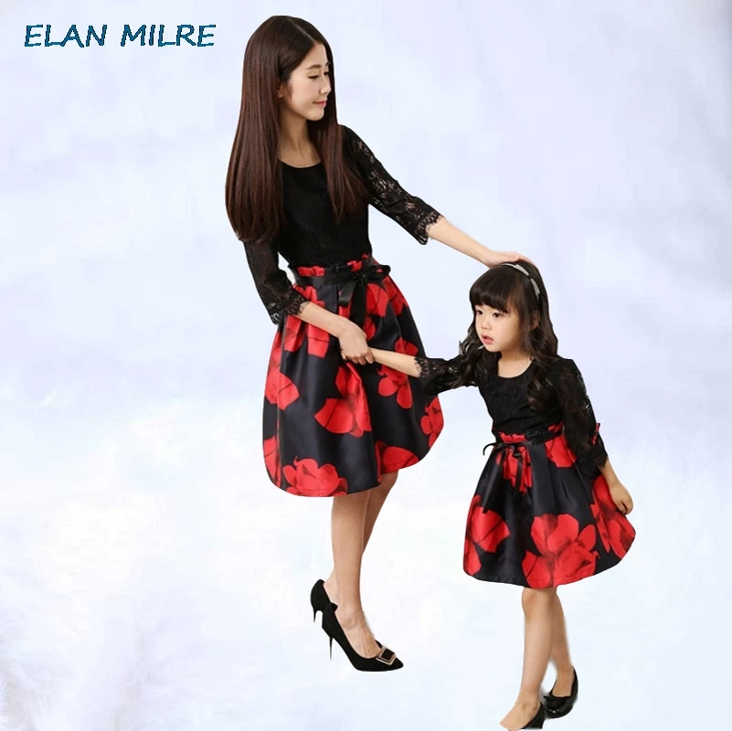 

Family Look Dresses Women Girl Baby Clothes Party Mama Mother and Me Clothing Photography Mommy Daughter Dress Matching Outfits