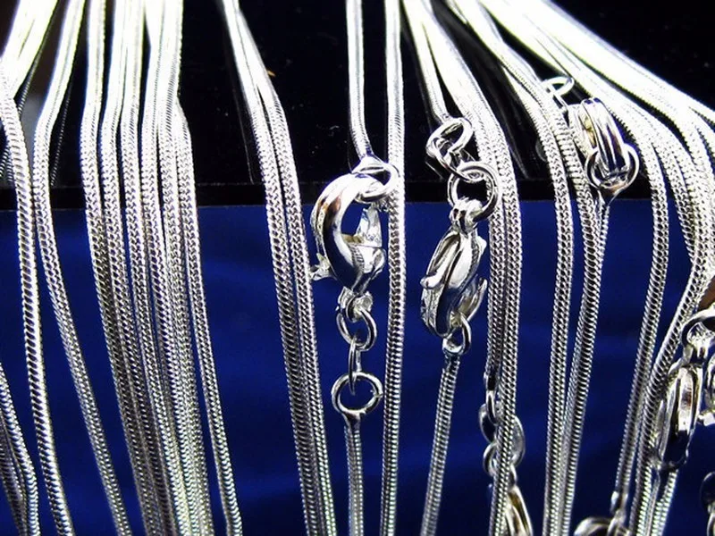 5pcs-wholesale-16-18-20-22-24inches-Beautiful-fashion-silver-Plated-charm-1MM-snake-chain-Necklace