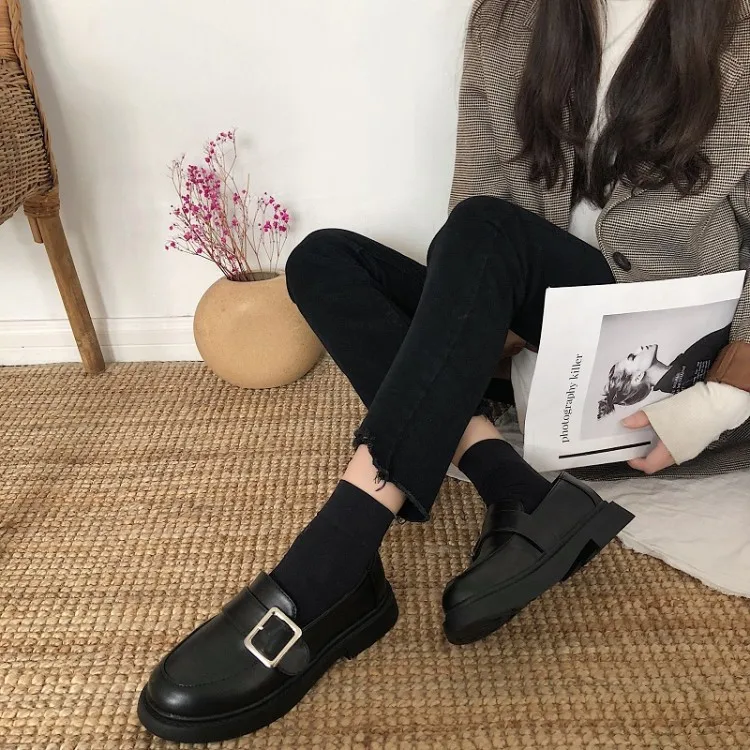 

LIHUAMAO Retro loafers for women casual shoes slip on round toe thick outsole platform footwear for party outdoor