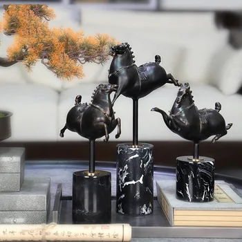 

Black Cast Iron War Horse Vintage Statue Home Decor Crafts Room Objects Office Black Cylinder Marble Figurines Wedding Gifts
