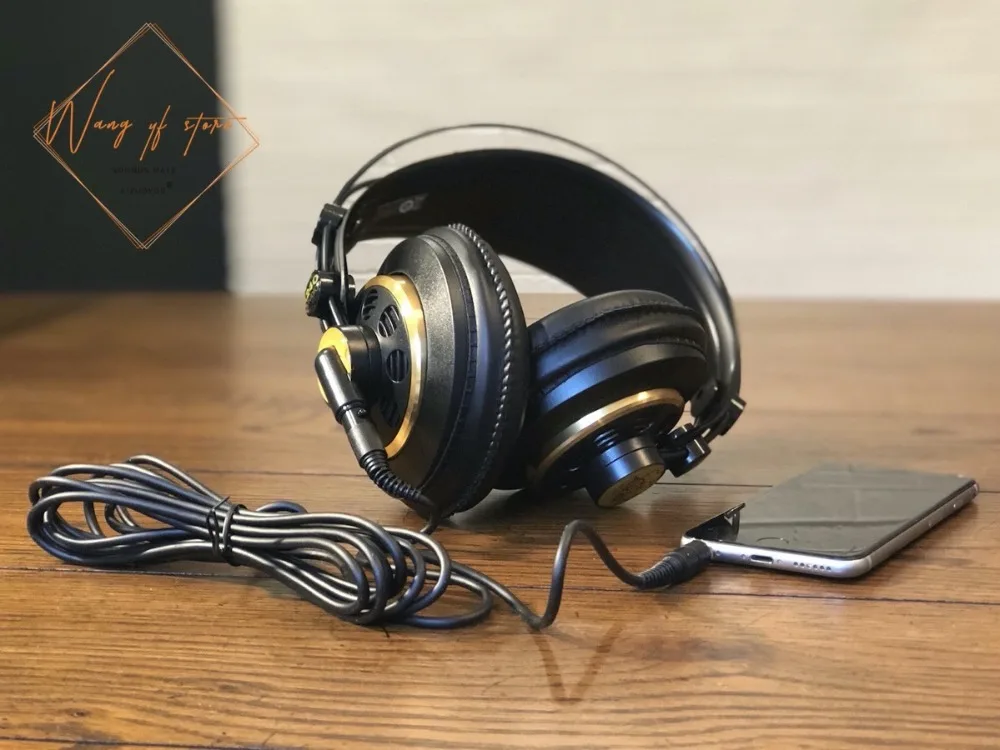 AKG K240 4