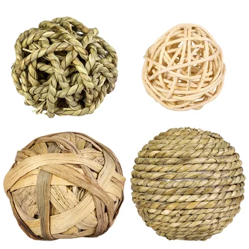 

4PCS Chewing Toys Safe Practical Rattan Straw Woven Fun Teeth Cleaning Balls Pet Supplies Chewing Balls for Parrot