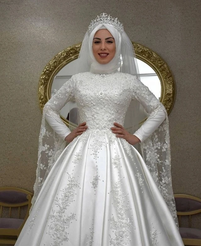 Vintag Muslim Wedding Dress Lace Applique Satin Long Flare Sleeve Sequin A Line Bride Dresses Arabic Scarf Bridal Gowns