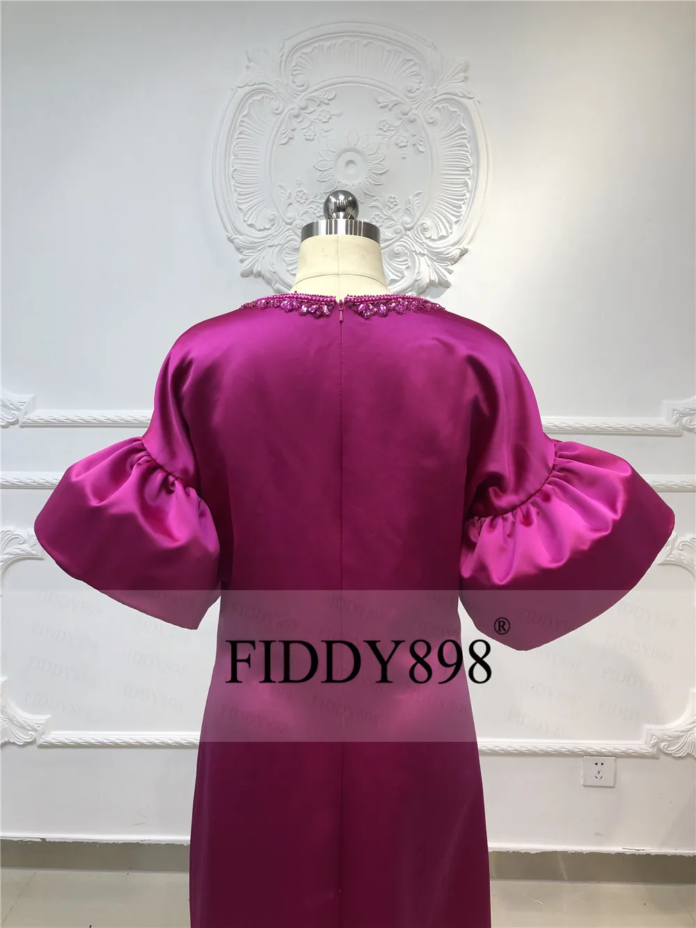 Дубайские Вечерние платья Длинные Caftan V шеи оболочка атласное вечернее платье вышитое бисером платье для выпускного вечера Длина пола de Soiree