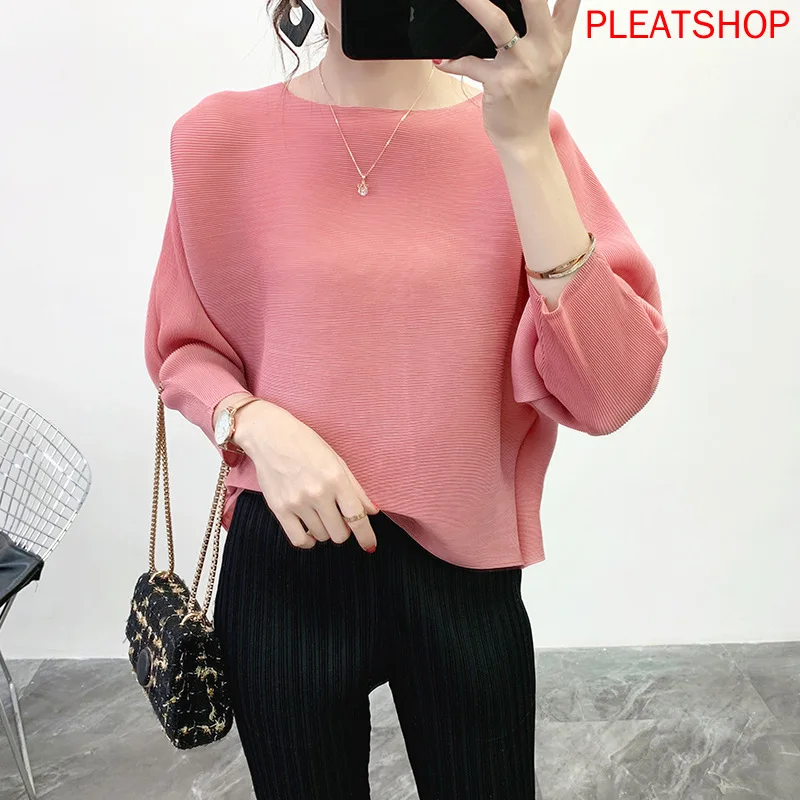 

Miyake Pleated Tops Women 's Summer New Loose Plus-sized O-Neck Solid Color T-shirt Bat Sleeve Large Size pleats Tee