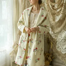 Женская зимняя винтажная элегантная Толстая теплая длинная куртка из искусственного меха ягненка, Женская милая Изысканная Повседневная Свободная шерстяная куртка с вышивкой