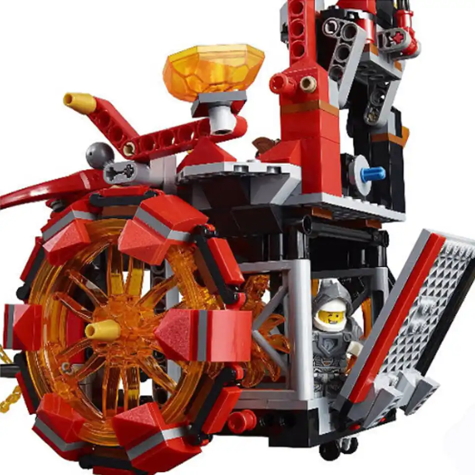 675pcs new knights jestros evil mobile chariot