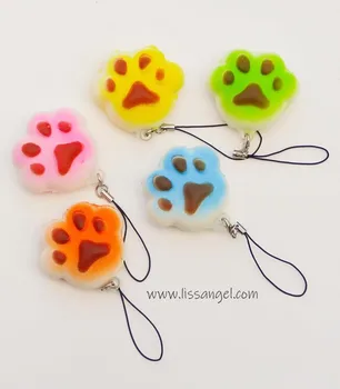 

Cat's Footprint Mini Squishy (Slow Rising)