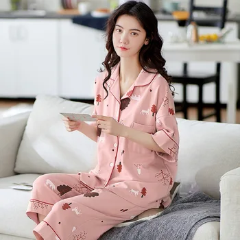 

2020 Pajama Set New Women Summer Cartoon Christmas Pattern Cotton Short Sleeve Capris Suit Fashion Pink Household Suit Homewear