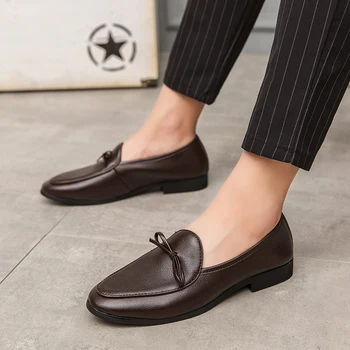 

Good man and a bow and recreational leather shoes leather loafers with leather shoes pointed shoes fashion doug overshoes feet