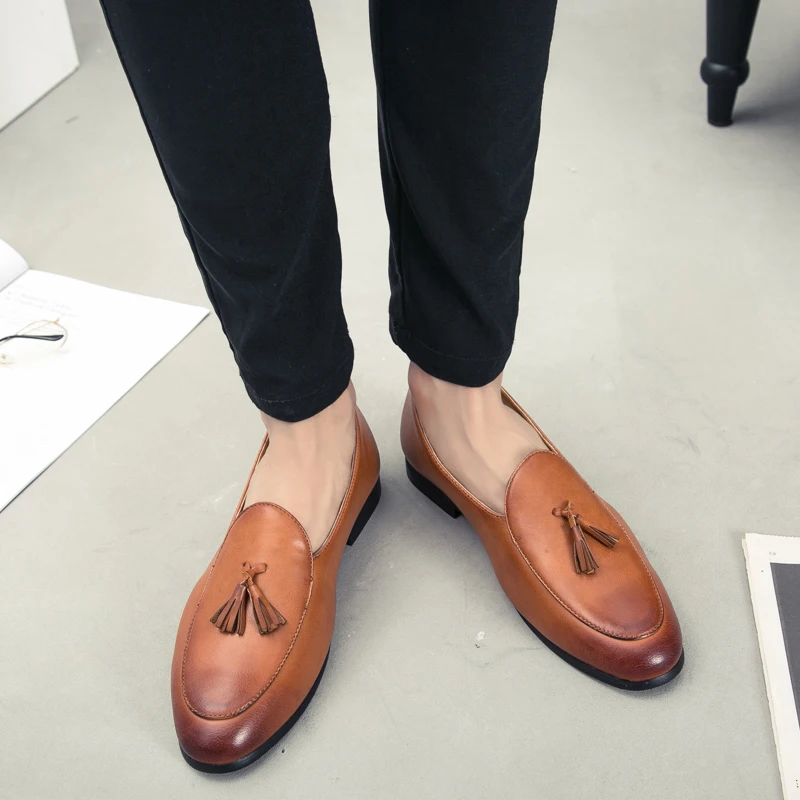 

Yomior Brand New Slip-On Comfortable Flats Loafers Casual Formal Dress Shoes Tassel Big Size Black Brown Wedding Party Shoes