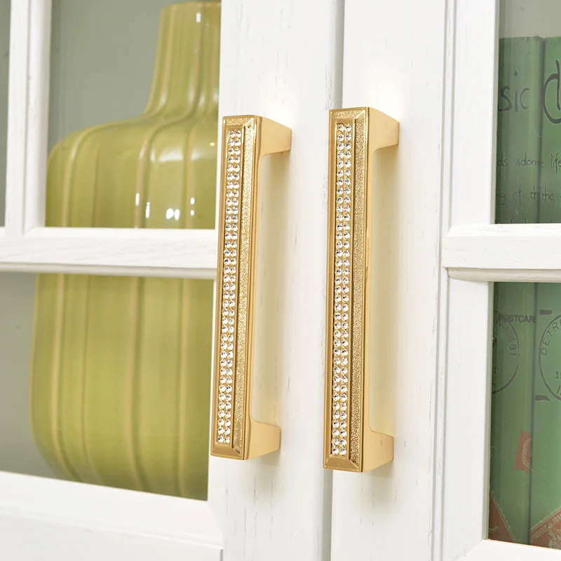 

Gold Zinc Alloy Furniture Cabinet Handle and Knob with Small Crystal