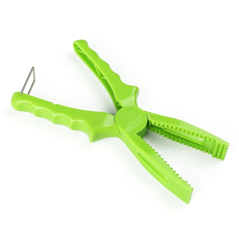 

Plastic Fishing Pliers Gripper Fish Body Grip Clamp Gripper Grabber Tackle Fishing Clip With LockHand Controller