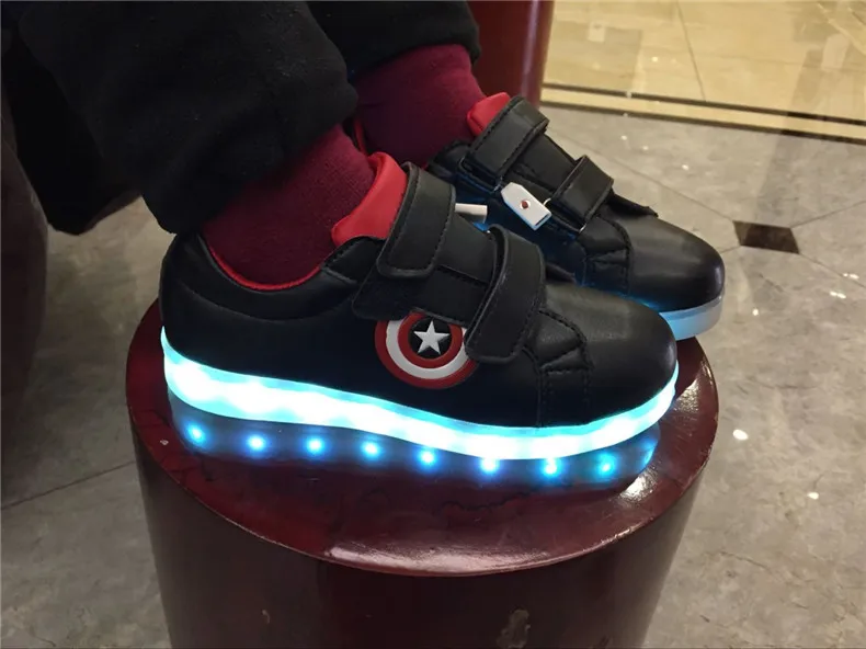 Детская обувь «Капитан Америка»; светильник; светящаяся обувь; кроссовки для мальчиков и девочек с зарядкой через usb; Спортивная повседневная обувь для детей; кроссовки