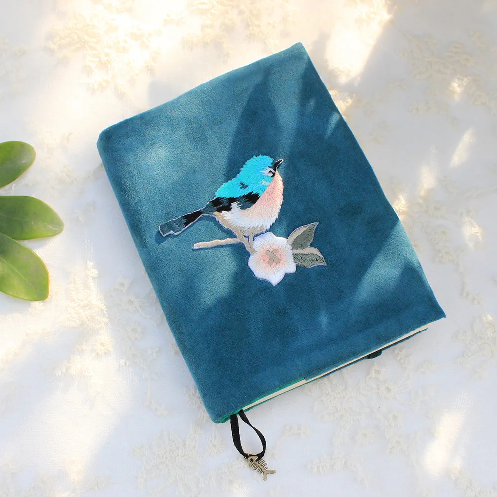 

[Qian li] Retro Embroidered Bird Handmade bu shu tao Laptop Fabric PDA Book Wrapping Cover Notebook Wholesale