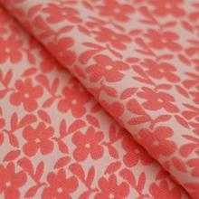 Пользовательские тисненые маленькие цветы жаккардовые одежды модные ткани прямые ветровки платье куртка ткань высокого класса золото сумочка