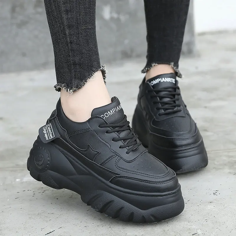 

Nice New Ins Trend Shoes Woman Flat Heels Autumn Hollow Wild Sneakers Women Young Ladies PU Leather Black White Platform Flats