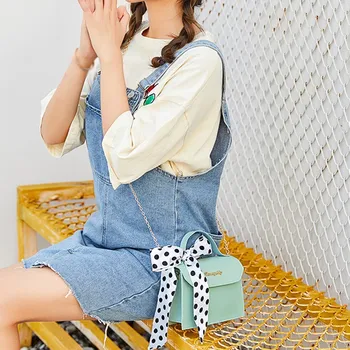 

Solid woman bag Ladies Packet Carved Shoulder Small Square Bag sac a main femme Messenger Bag 2019 bolsa feminina 10.16