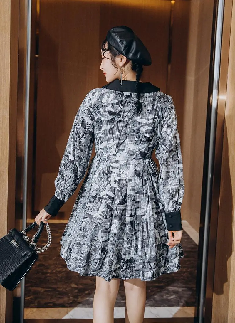 Spot romantic French retro printed shirt collar dress in the autumn
