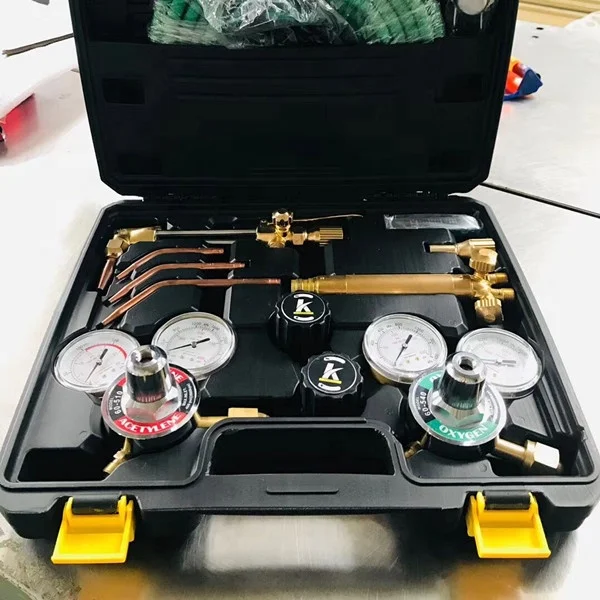 

American style gas cutting torch and oxygen and Acetylene gas regulator