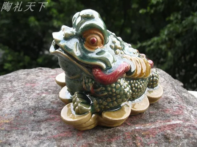 Rockery Bonsai Lucky Fountain Golden Toad Flowing Water God Frog Landscaping Crafts Ceramic Home Garden Water Spray Decoration