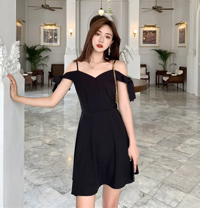 

Summer INS Network Red Machine Camisole Exposed Shoulder Slimming Hepburn Black Dress Dress Women's Fashion