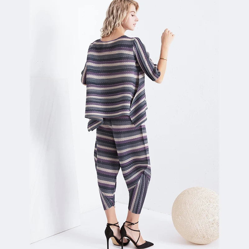 Changpleat новые женские полосатые штаны с принтом Miyak плиссированные Модные свободные эластичные талии Большие размеры женские шаровары Tide P65