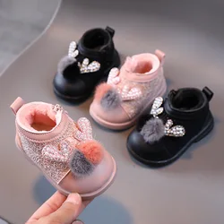 Bottines de neige pour filles de 0 à 1 an, en PU, douces, avec grande boule en peluche, en dentelle, mignonnes, à la mode 