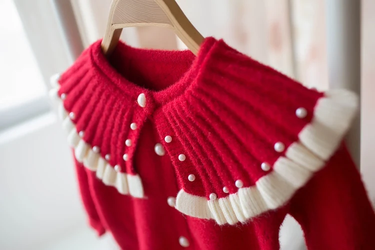 Новинка года; зимние детские свитера в Корейском стиле; плиссированные топы с жемчужным воротником для маленьких девочек; вязаный кардиган; свитер; детская одежда; пальто