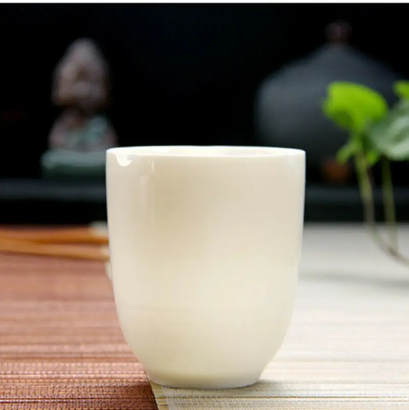 

White Jade Porcelain Pu'er Teacup Chinese Kung Fu Tea Cup 200ml Big Volume White Ceramic Hand Grip Cup Beer Coffee Red Wine Mug