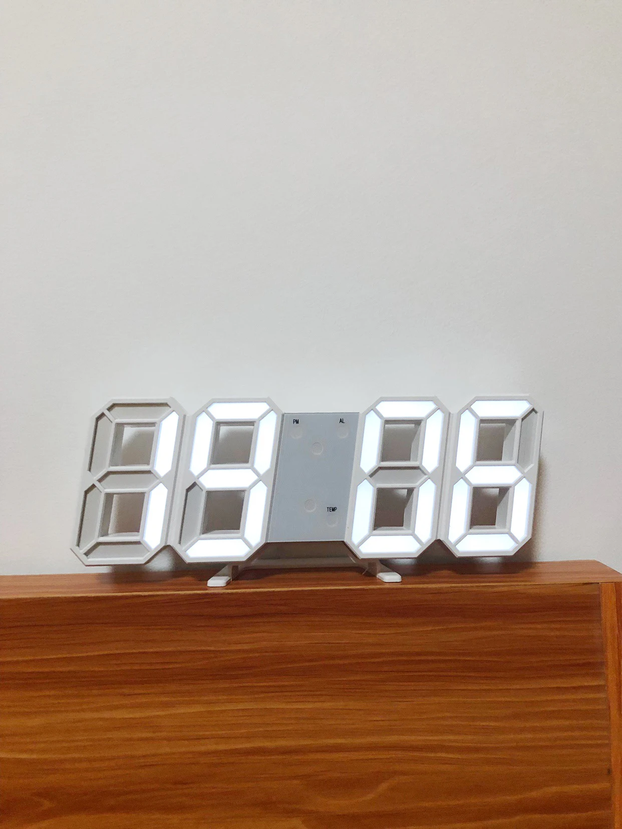 

LED Clock Alarm Watch USB Charge Electronic Digital Clocks Wall Hanging 3D Digital Clock Home Decoration Office Table Desk Clock