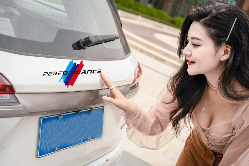 Наклейка на крышку бака автомобиля E46 E60 E61 E70 E71 E85 E87 E90 E83 F10 F20 F30 F35 M3 M4 M5 X1 X3 X5 X7 |